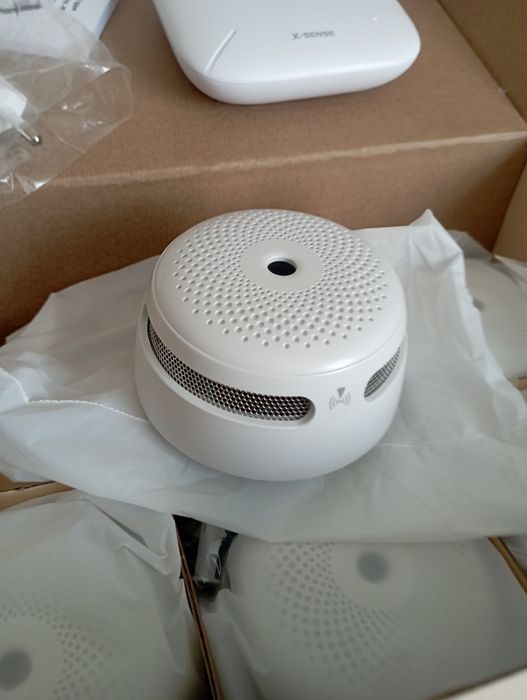 Протипожежна сигналізація X-SenseFS121:базова станція SBS50+12 датчик