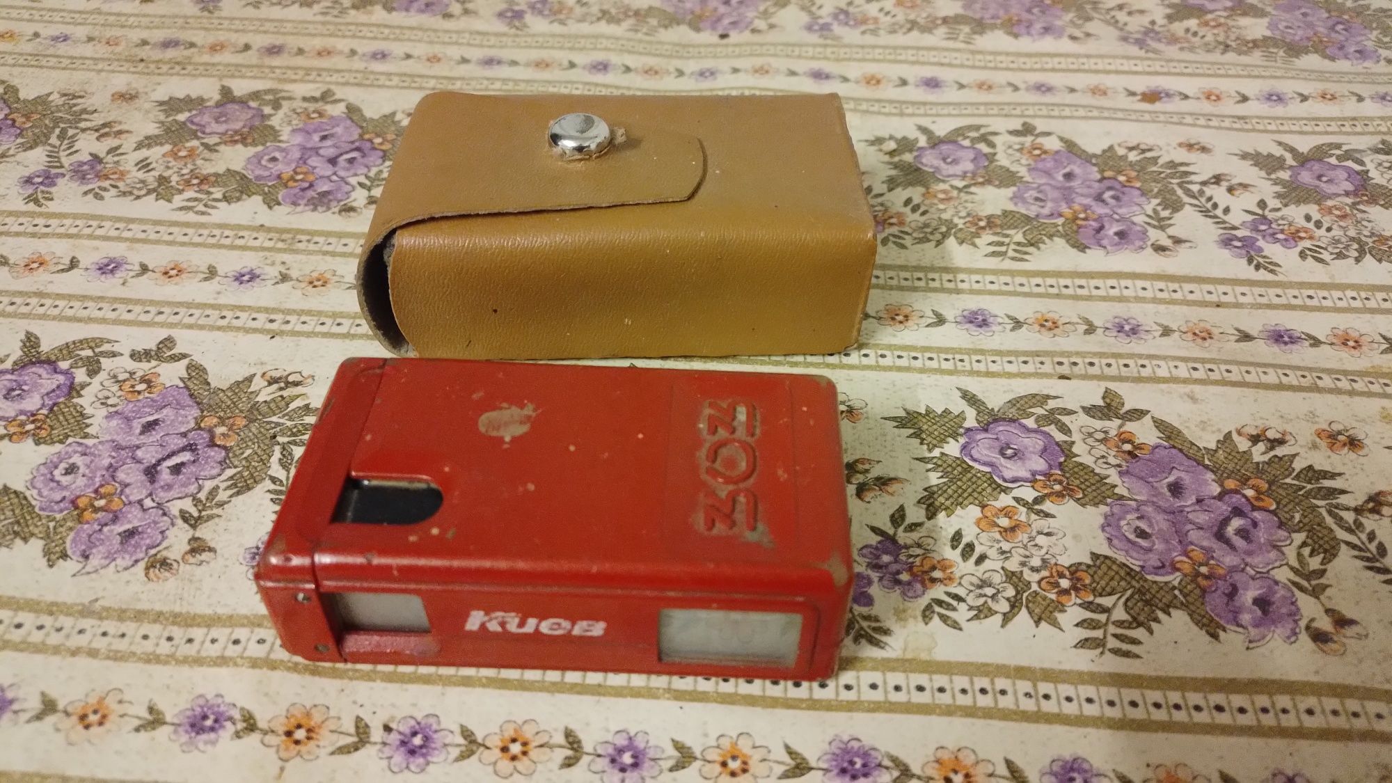 Радянський плiвковий фотоаппарат Киiв 303