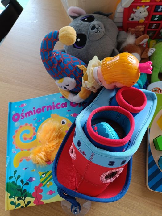 Zestaw paczka zabawek maskotek książeczka dla dziecka maluszka