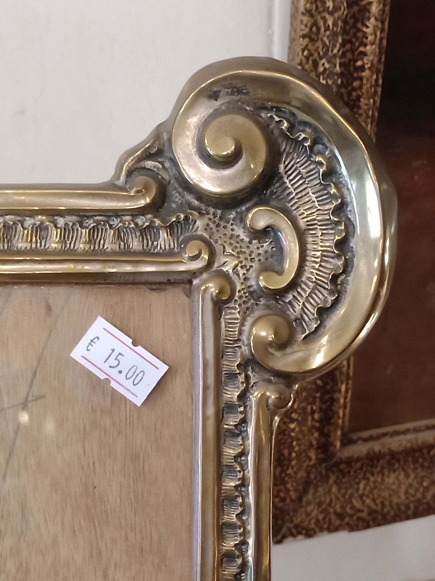 Moldura antiga em latão e vidro