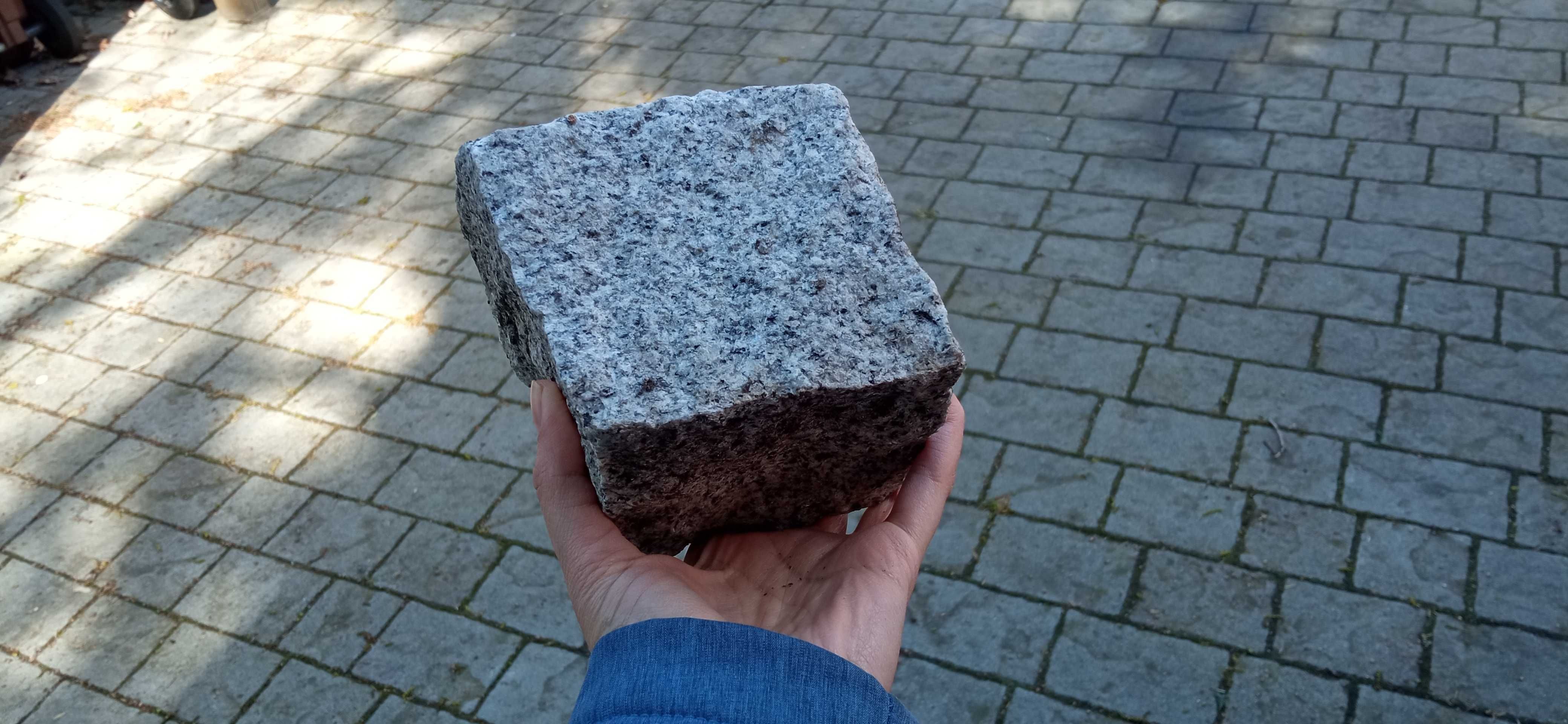 Kostka kamienna granitowa ok. 8x11cm