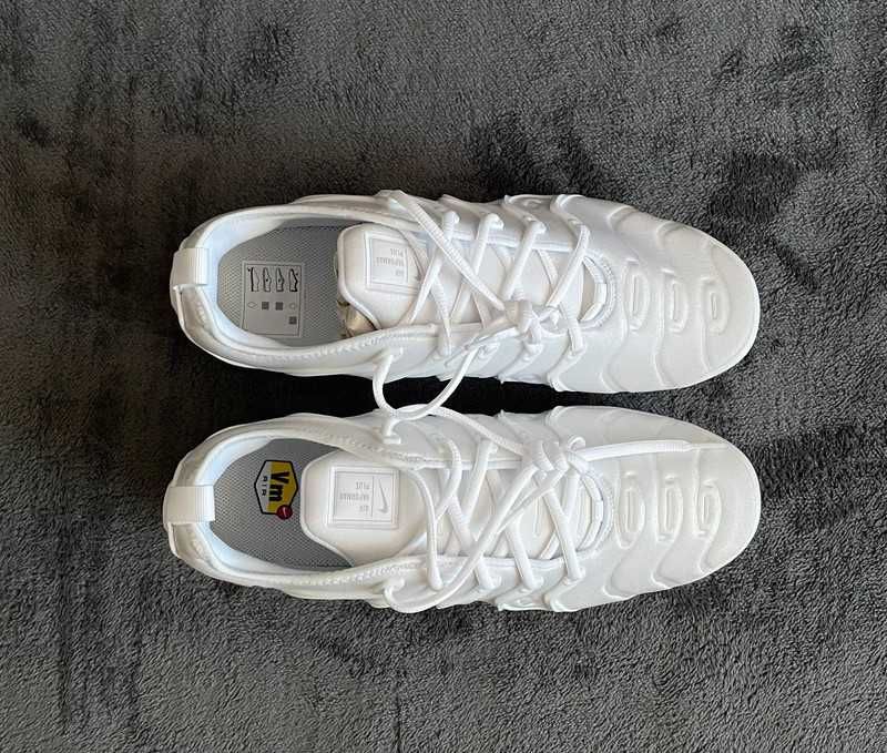 Nike Air Vapormax Plus bialy Rozmiar 44
