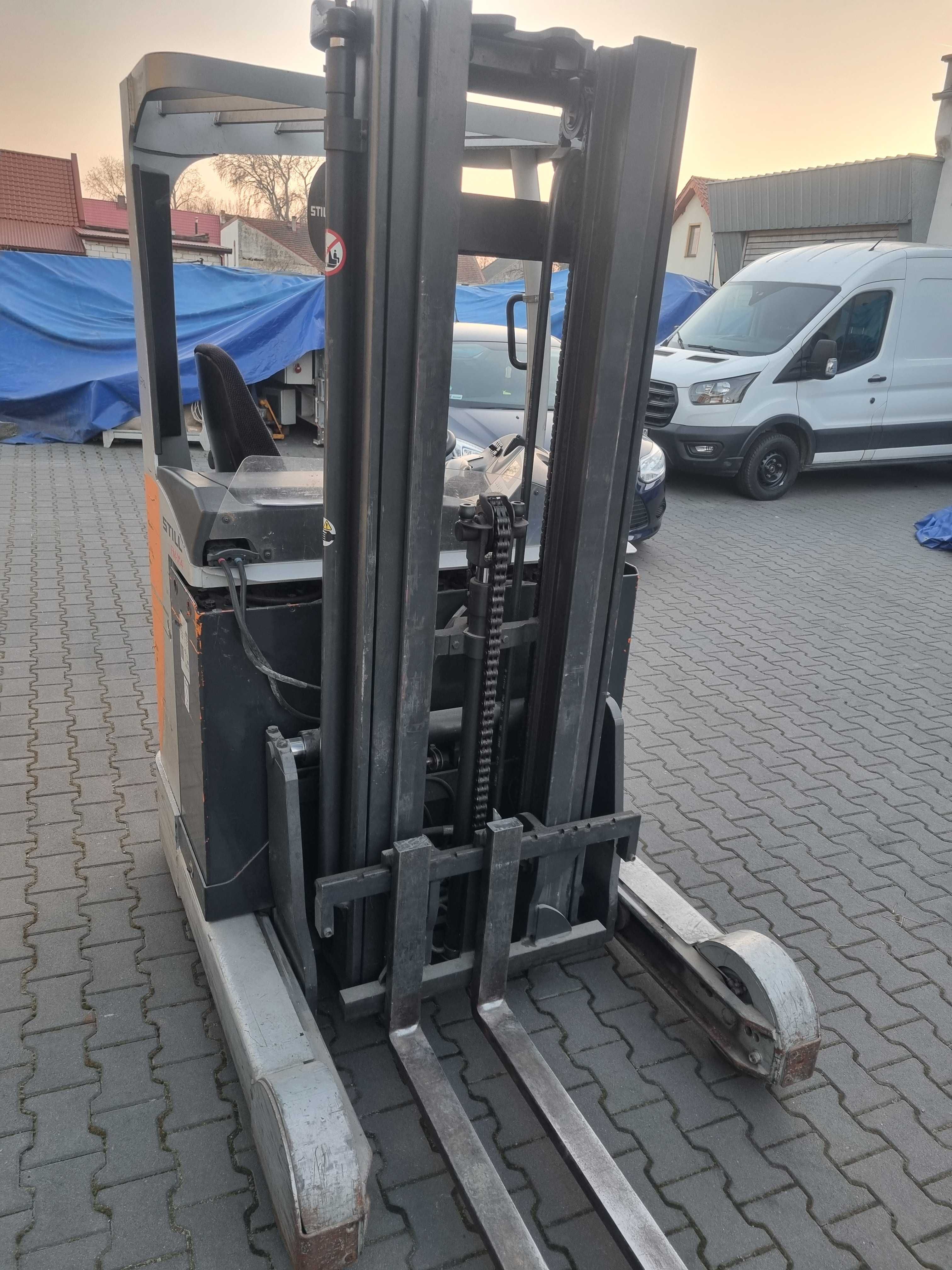 Elektryczny wózek widłowy wysokiego składowania Still FM-X14 2010r