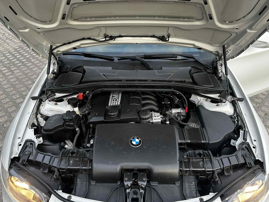 BMW seria 1 e81 2010 benzyna zadbane