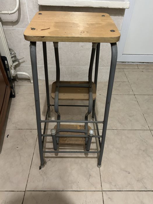 Табурет-драбина деревʼяний