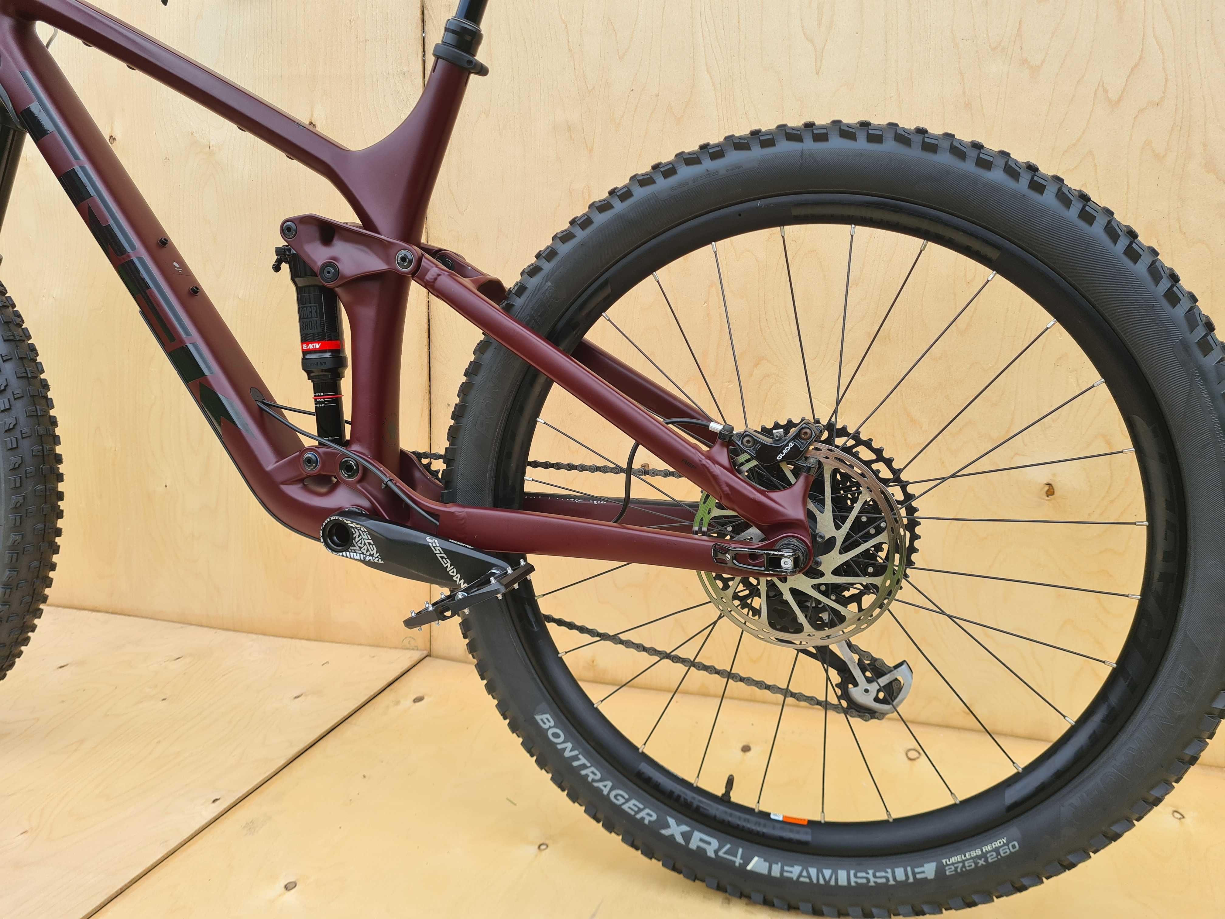 MEGA Trek Remedy 9.7 Carbon L Matte Cobra Black rower enduro jibber !