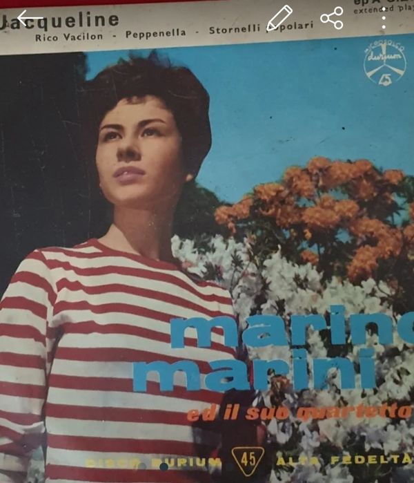 Vendo lote de singles em vinil. Muito antigos.