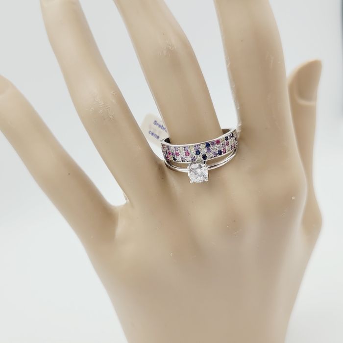 Srebrny pierścionek pr 925 z cyrkoniami kolor