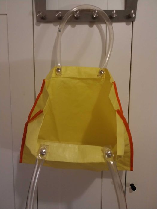 Mala para esta época nunca usada