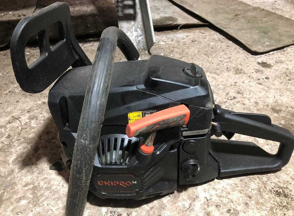 Продаю бензопилу "Dnipro-M" DSG-52H