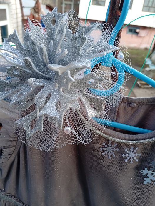 Сукня Сніжинка плаття на дівчинку  5-6 років