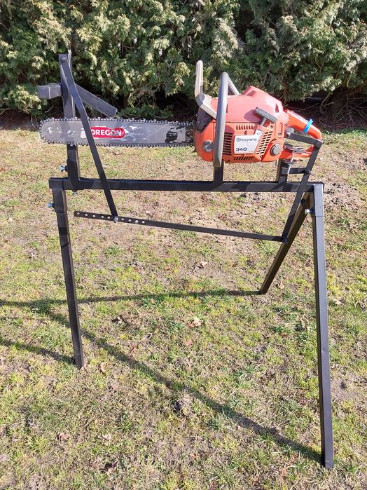 Stojak do samodzielnego cięcia drewna piłą spalinową pilarką