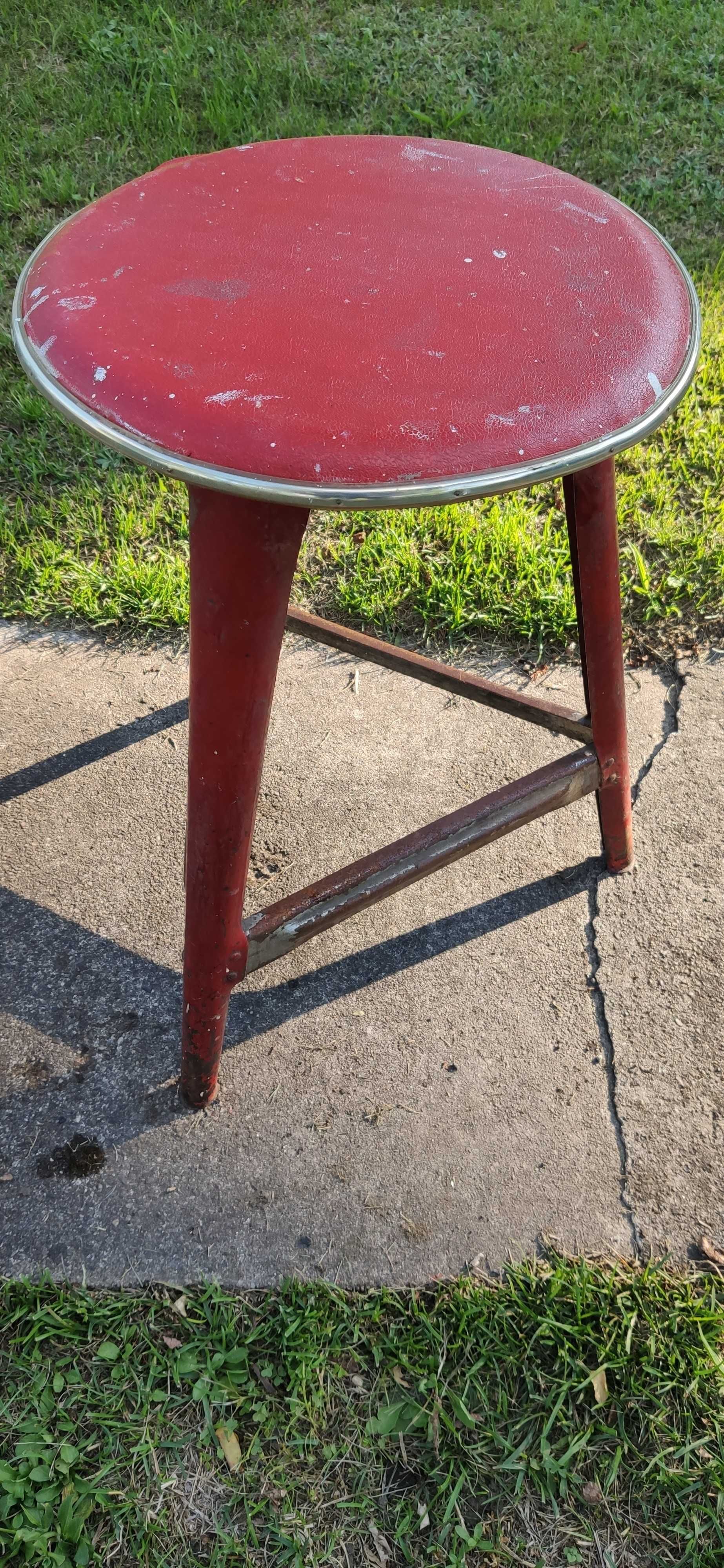 Taboret niemiecki  metalowy D.R.G.M.