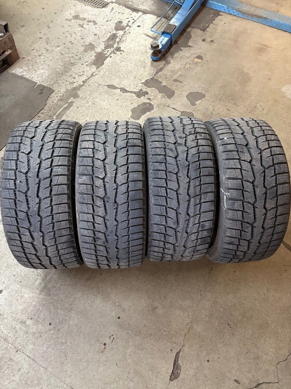 Opony zimowe TOYO Observe GSi-6 HP 255/40 R19