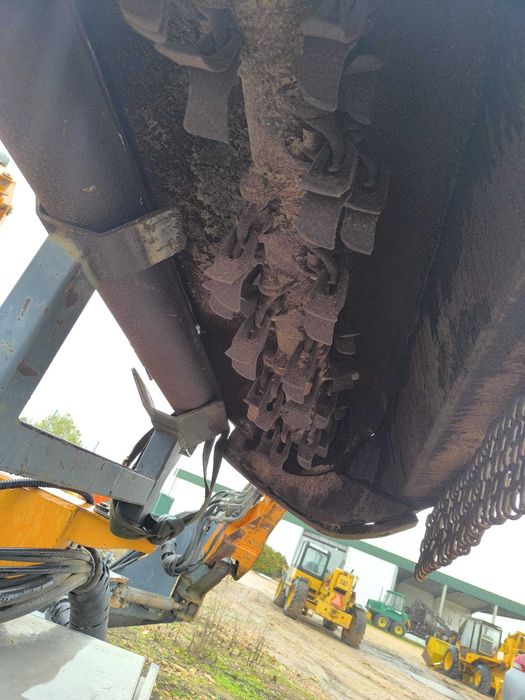 Triturador para tractor Rousseau Velthéa (limpa bermas)