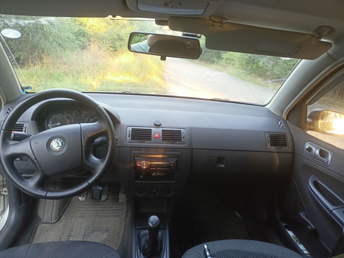 Fabia Sedan 2006 1,2 (rest, офіційна), газ/бенз, конд, зимові колеса