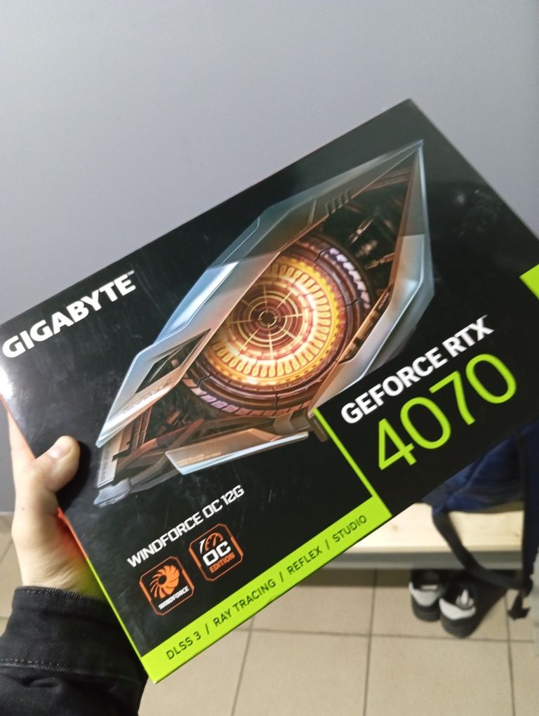 RTX 4070 GIGABYTE 12 gb