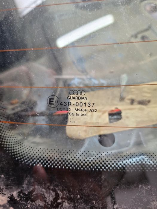 Szyba tył Audi A6 C5 Sedan Szyba tylna A6C5