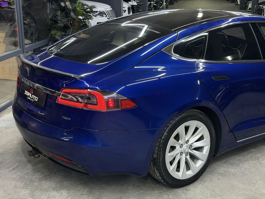Tesla Model S 75D