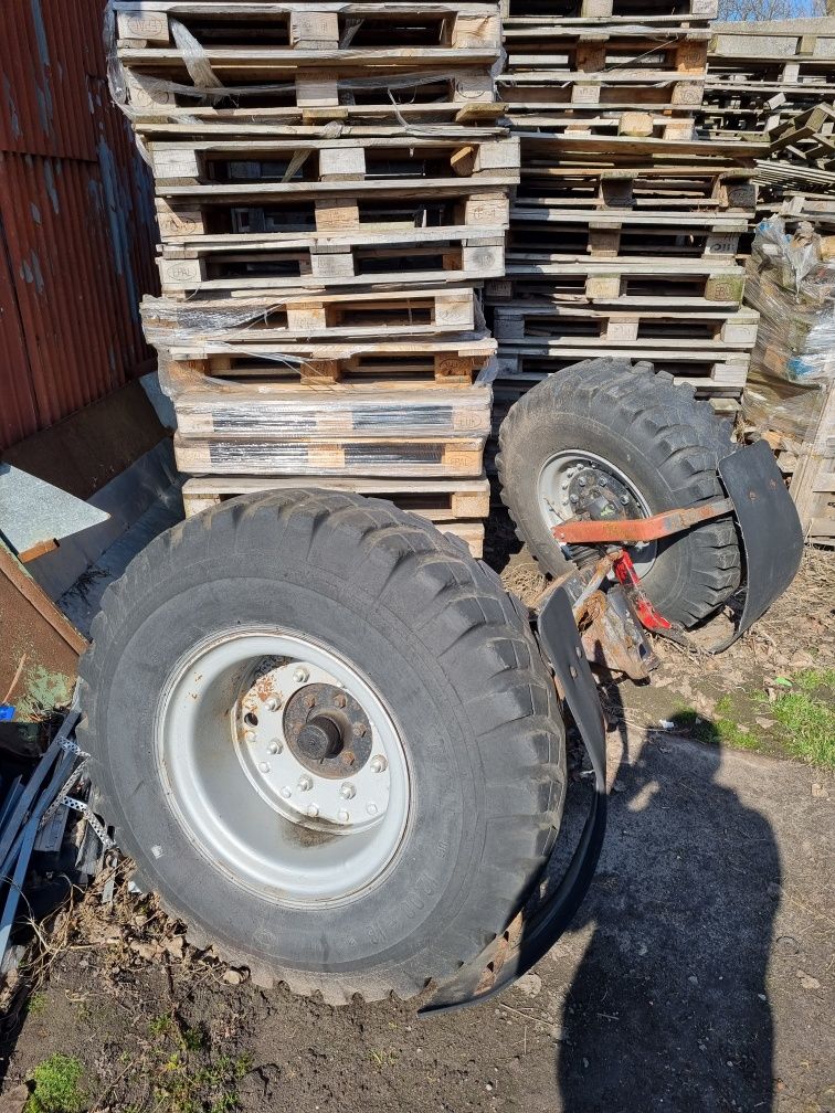 Sprzedam oś przednią c385 z kołami