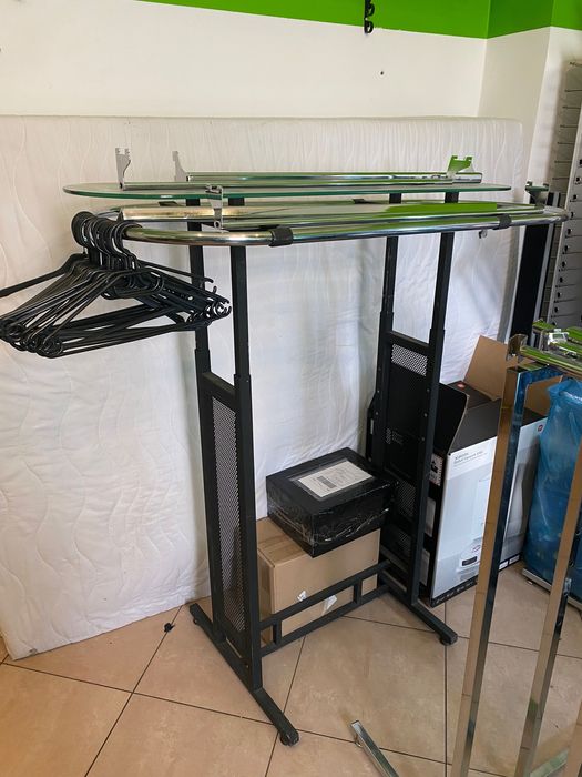 Wyposażenie sklepu odzieżowego