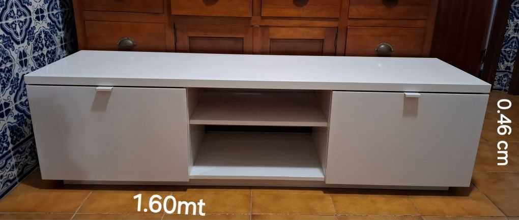 Móvel TV melamina em branco brilhante