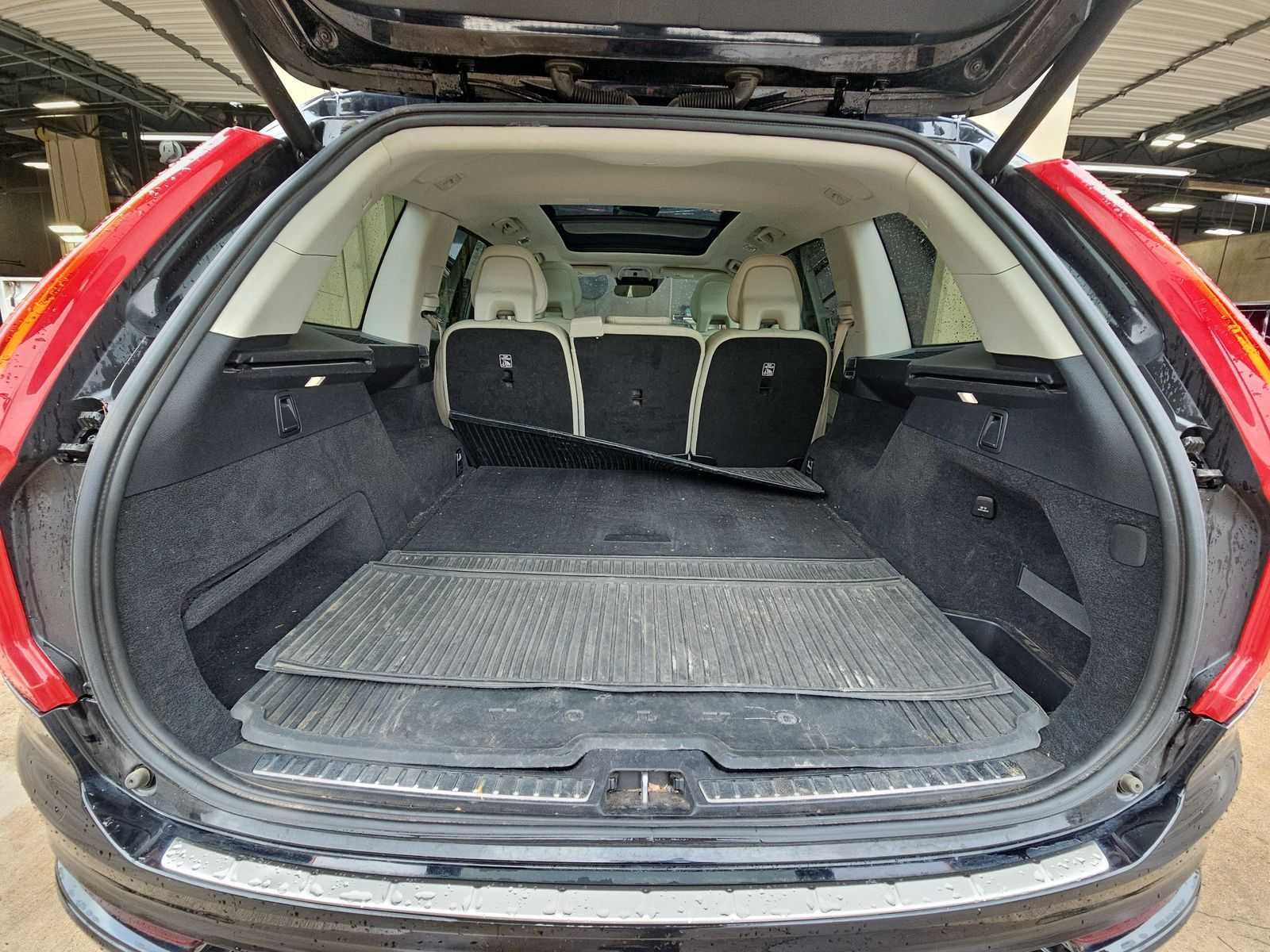 2018 Volvo XC90 T5 Momentum 5-Passenger