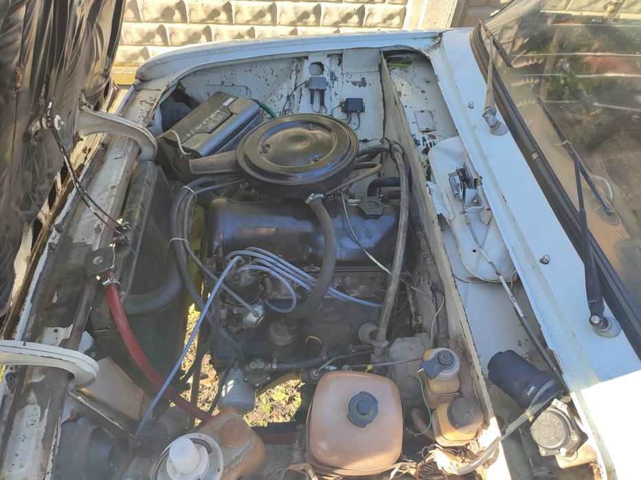 Продам ваз 2103.