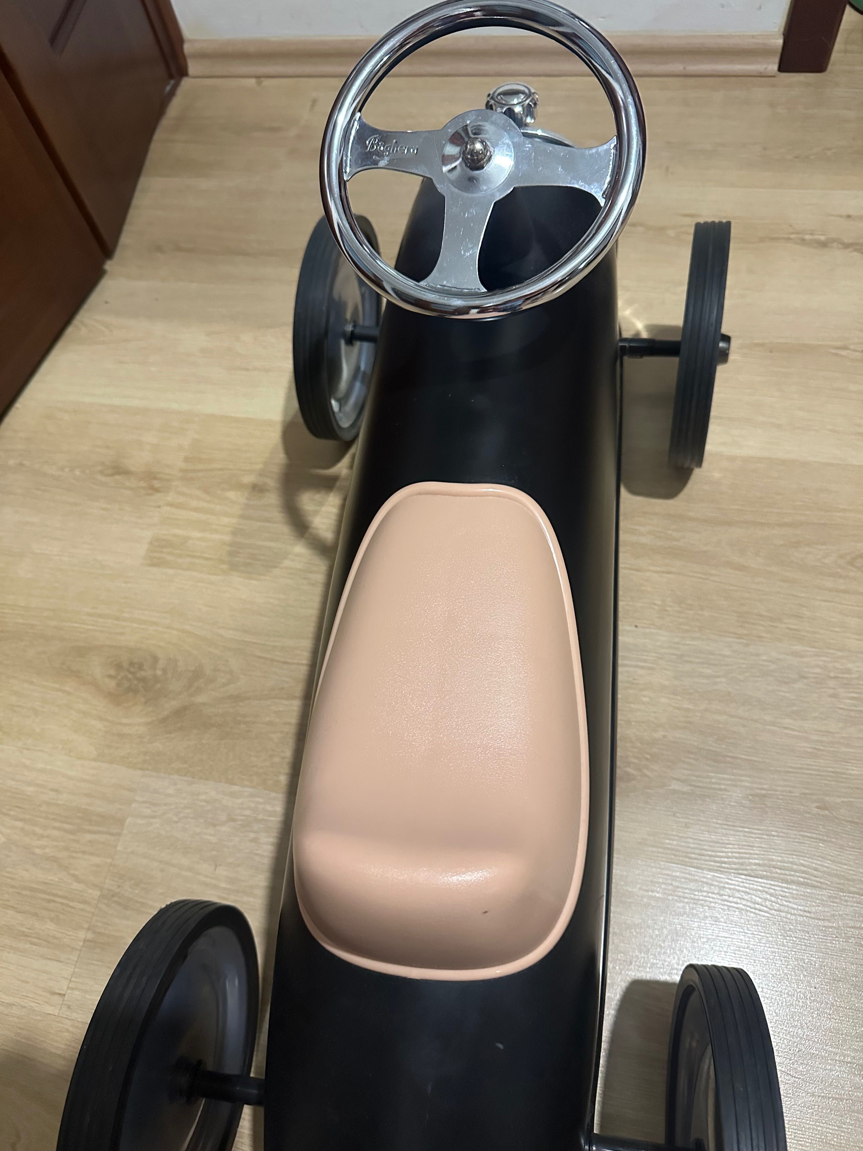 Jeździk/auto Baghera
