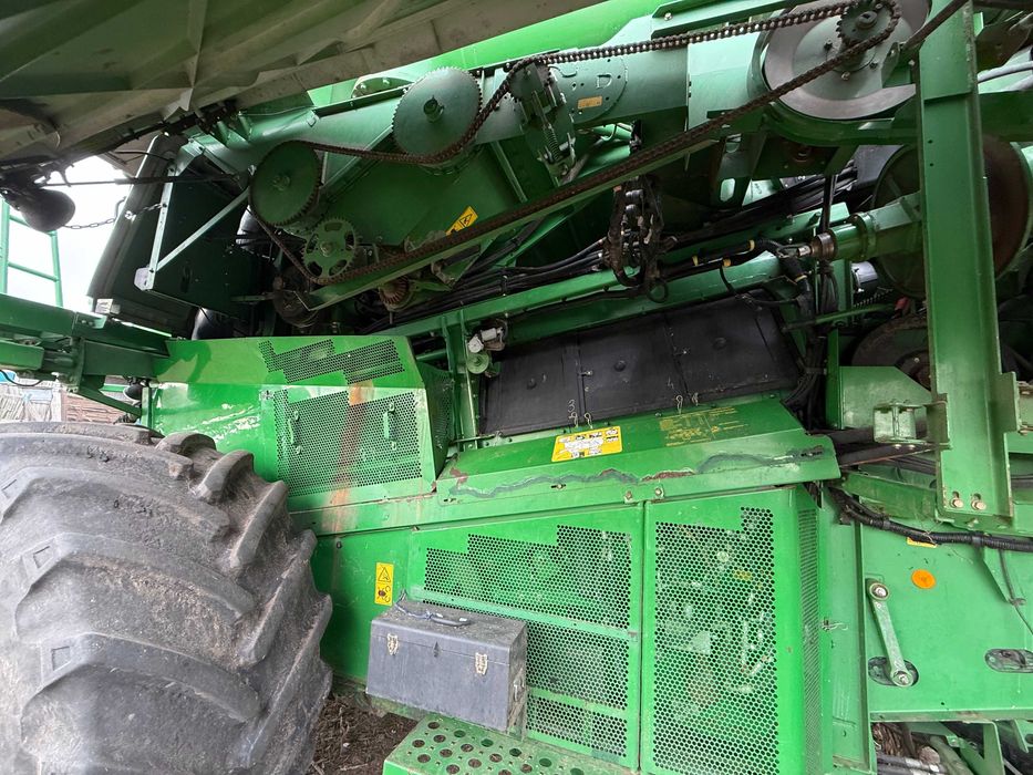 John Deere S670i HillMaster