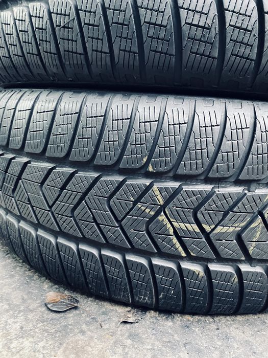 255 40 22 Pirelli Scorpion Winter 90%