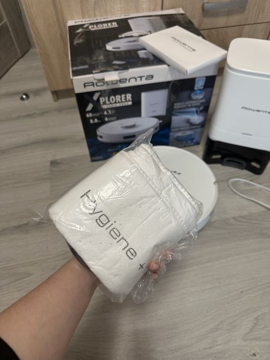 Продаю робот пилосос від Rowenta Serie 75S+ ( миючий )