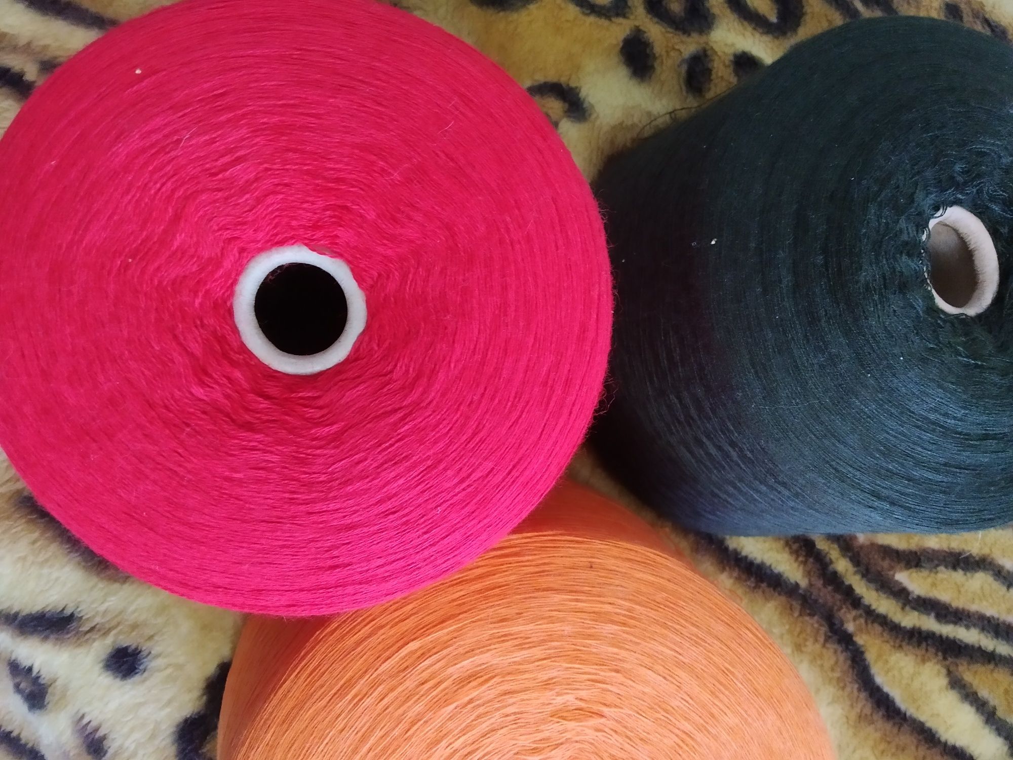 Продам нитки для вязания бабинами
