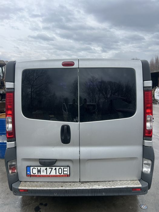 Drzwi Tylne Vivaro Trafic Stan bdb