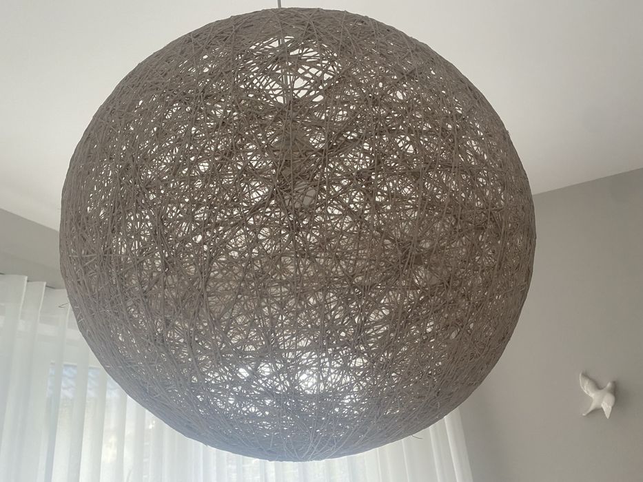 Lampa sufitowa kula pleciona