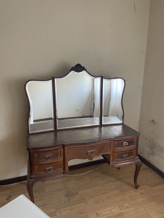 Penteadeira bonita e completo