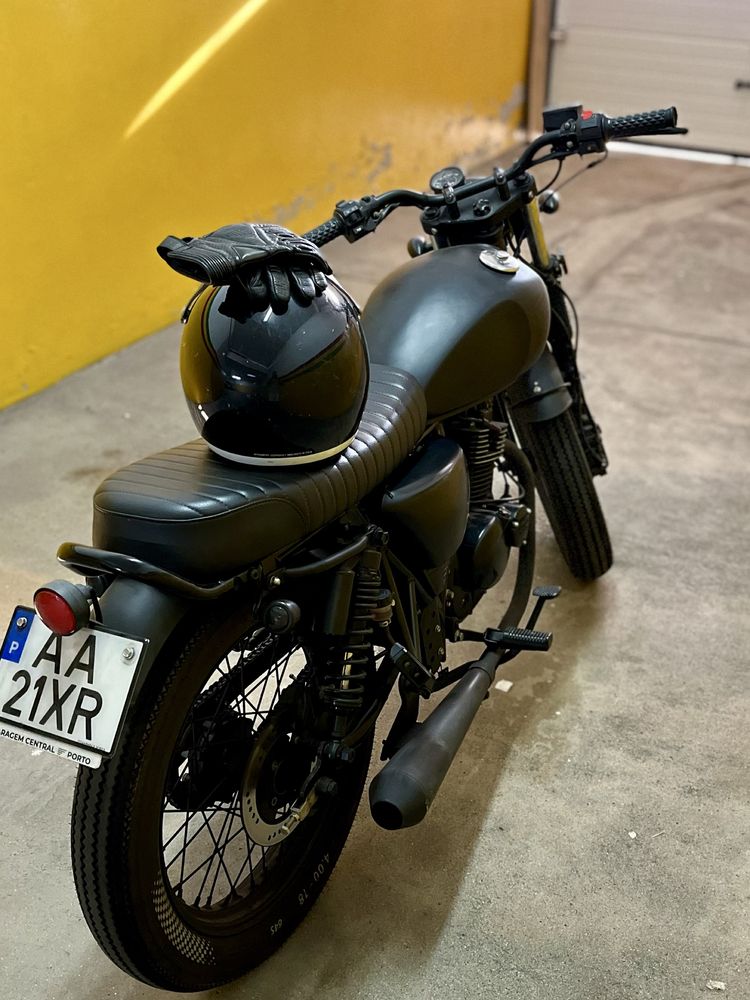 Mutt Mongrel 125cc | • Capacete + Luvas Oferta