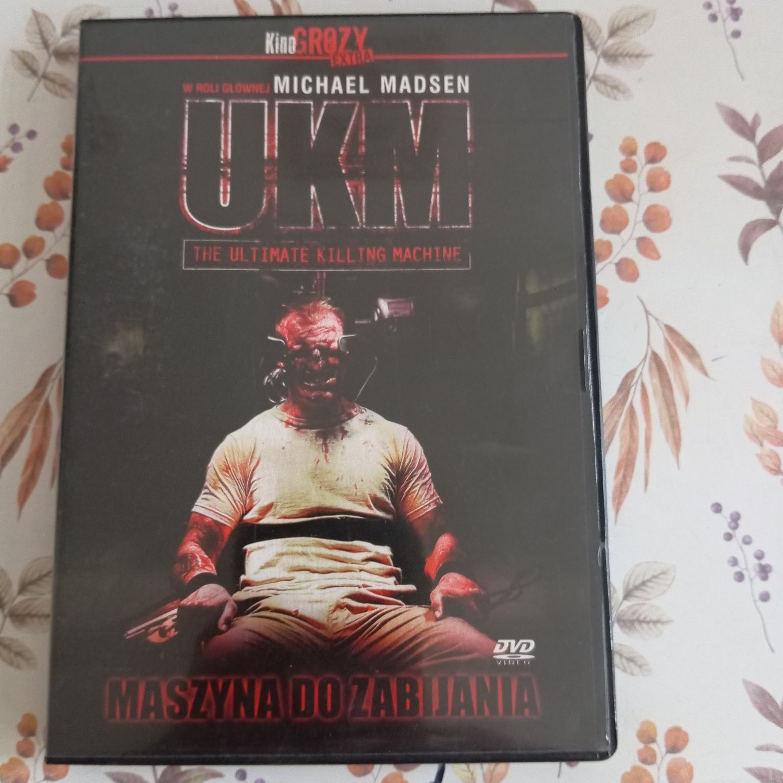 UKM, film DVD, extra cena