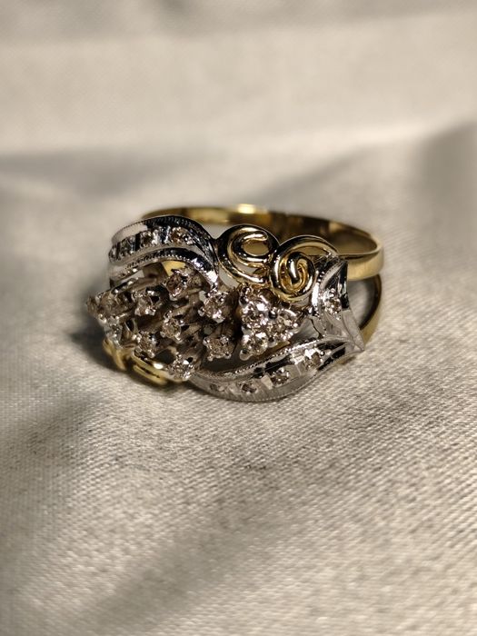 Золотое кольцо с бриллиантами
