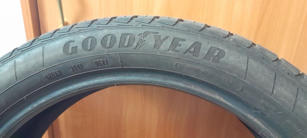 Opona goodyear Viktor 4 seasons