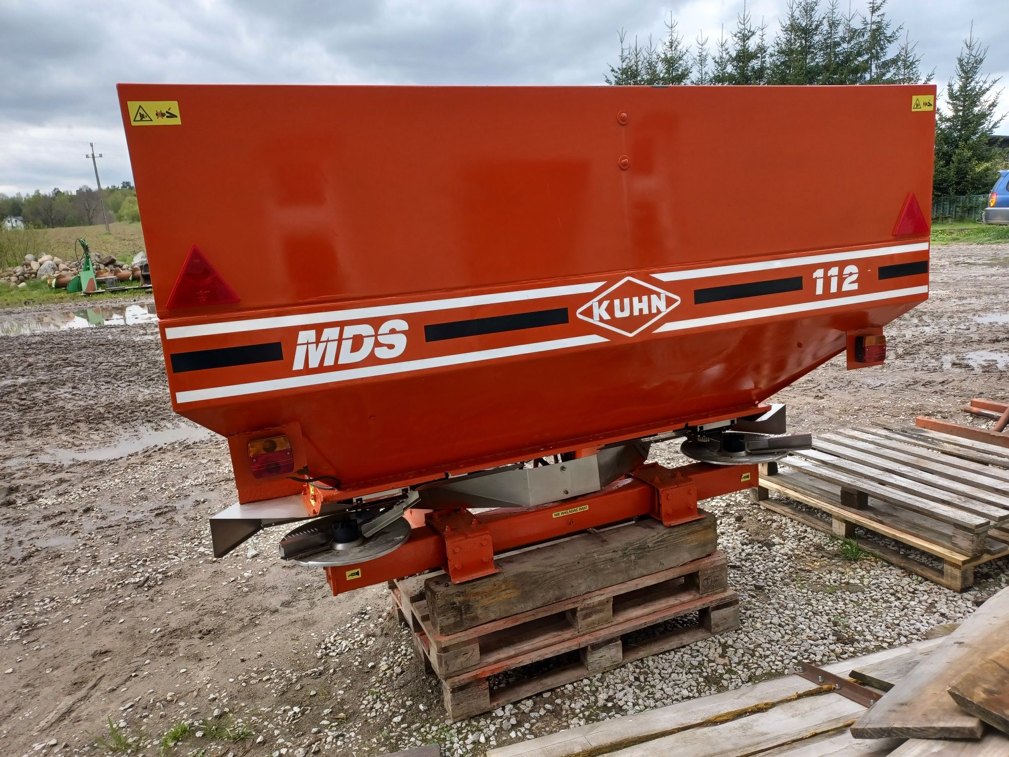 Kuhn rauch 12-28m 2-2.5t