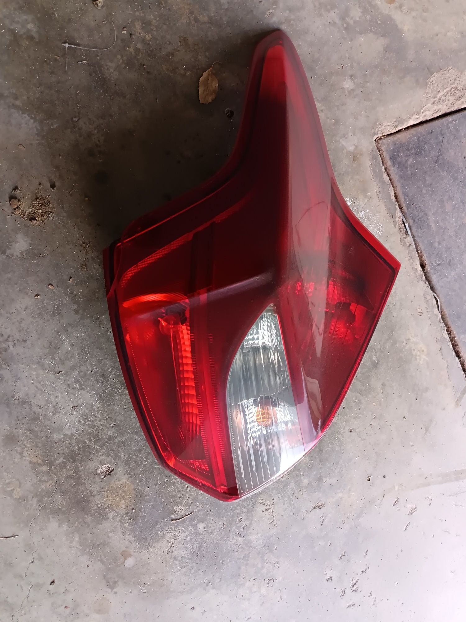 Farolim Ford Focus