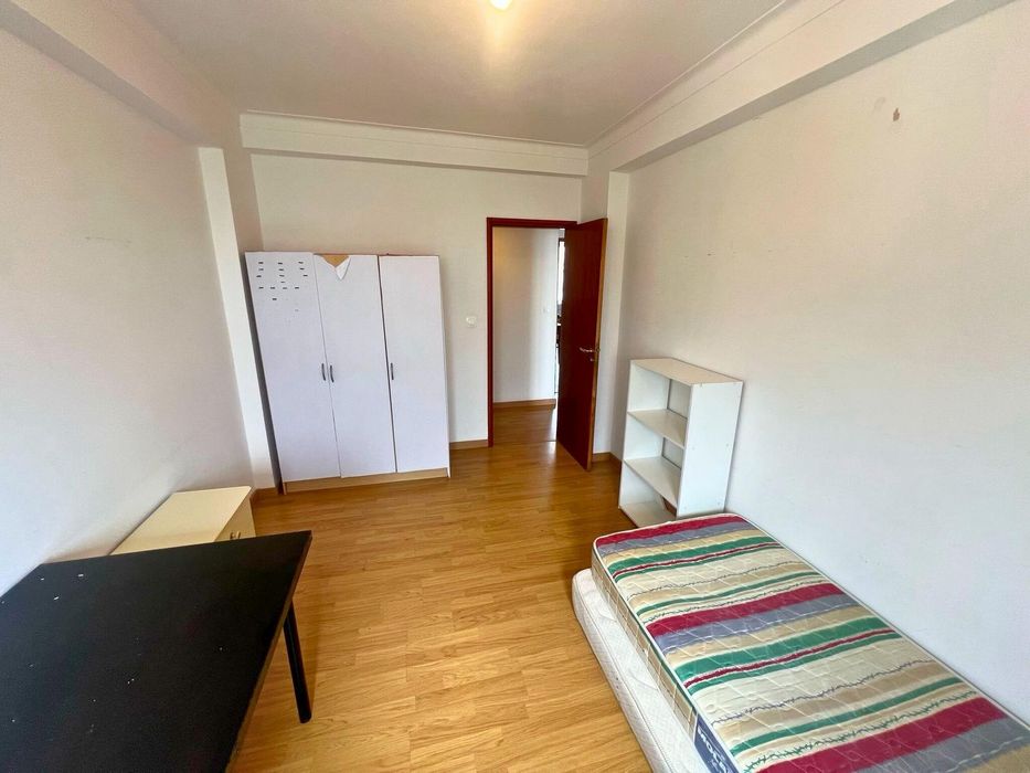 Apartamento T4, 2 casas de banho, para arrendar na Covilhã