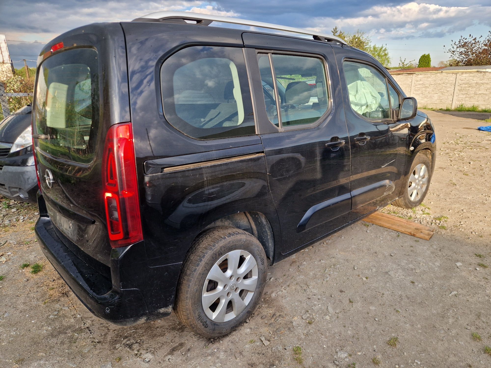 Ćwiartka błotnik dupa tył prawy lewy Combo e Berlingo Proace Partner
