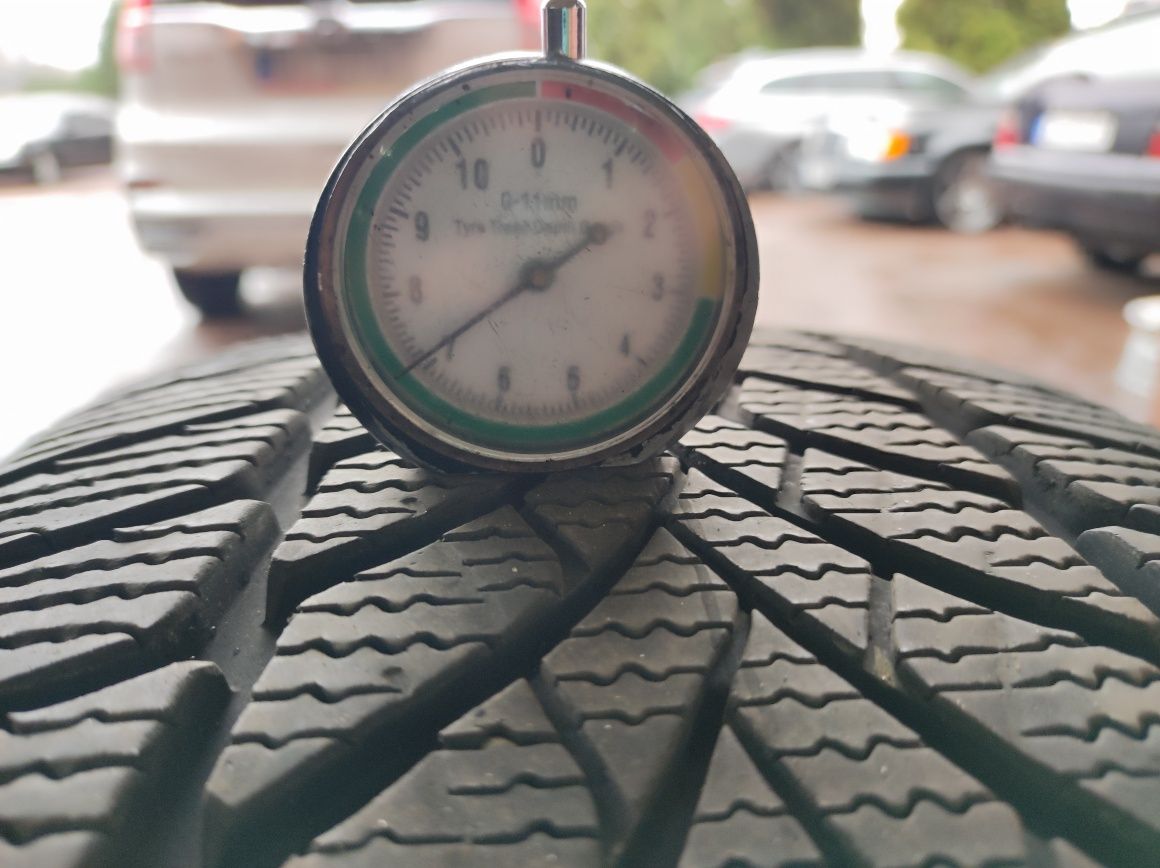 235.55.18 jedna opona Goodyear UltraGrip Ice  2 Dot 2020