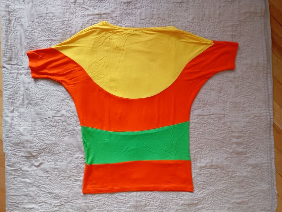 Bluzka damska z dekoltem fala