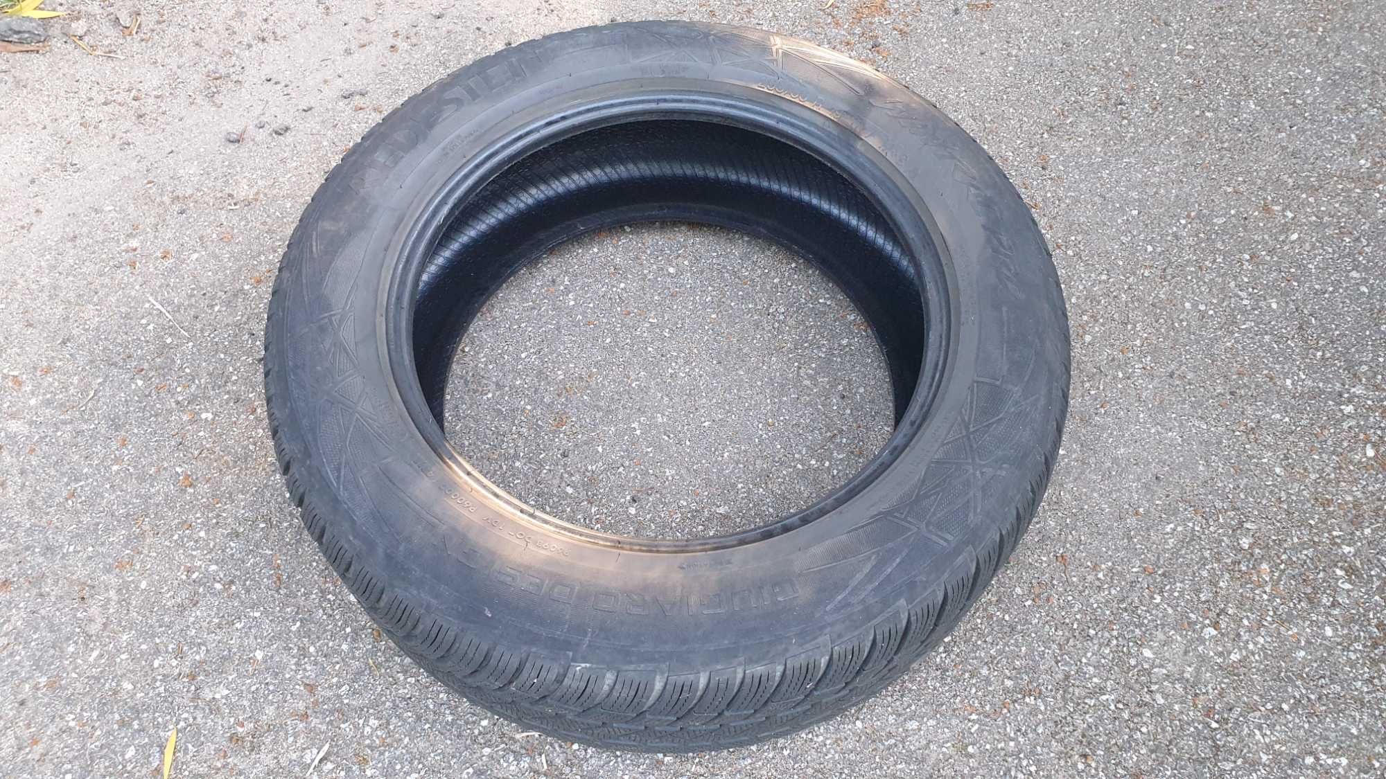 Preço é do conjunto de 2 pneus Vredestein 255/55R19 usados