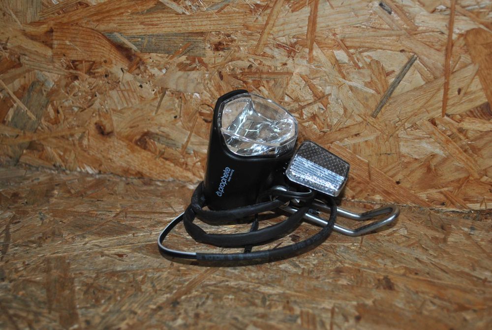Nowa lampka rowerowa przednia Prophete Reflektor LED 70 lux wyłacznik