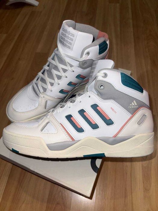 Кросівки adidas MIDCITY