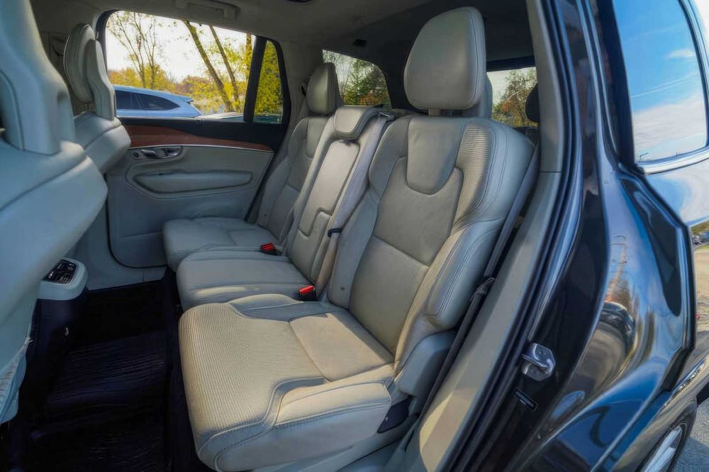 Volvo XC90      2018